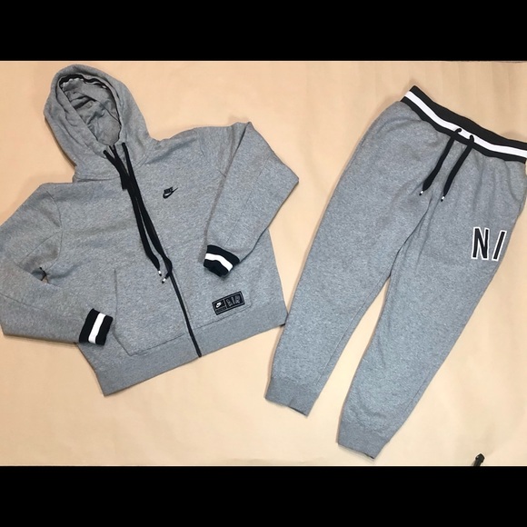 nike hoodie and jogger set mens
